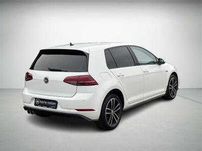 VW Golf VIII GTE DSG billede 1