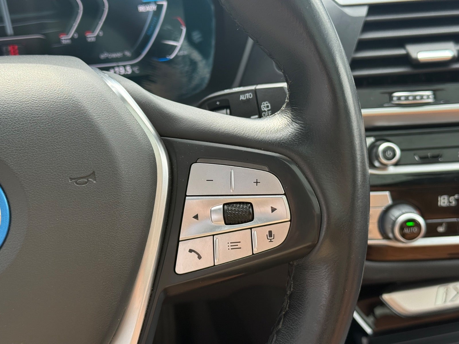 BMW iX3 Charged Plus