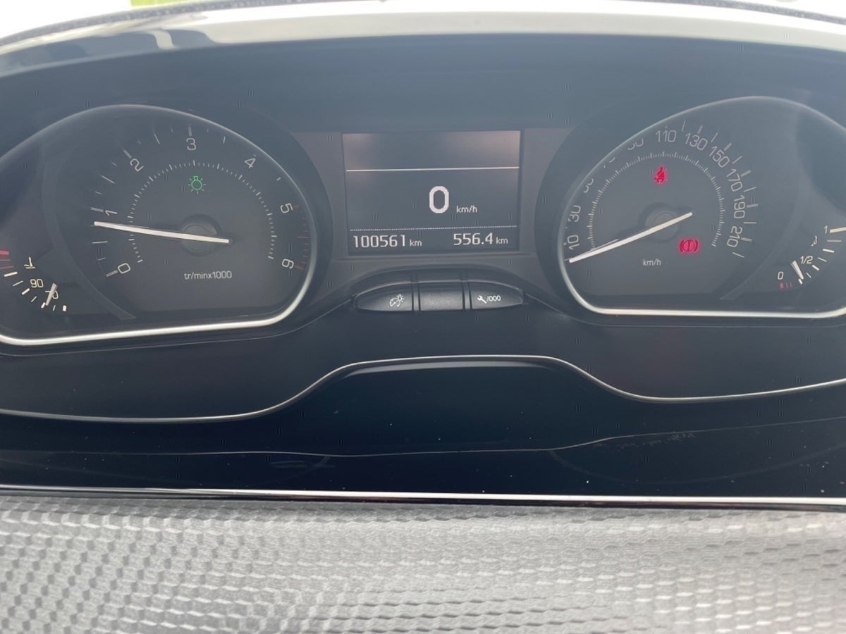 Billede af Peugeot 208 1,5 BlueHDi 100 Infinity Sky