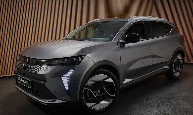 Renault Scenic E-Tech Iconic