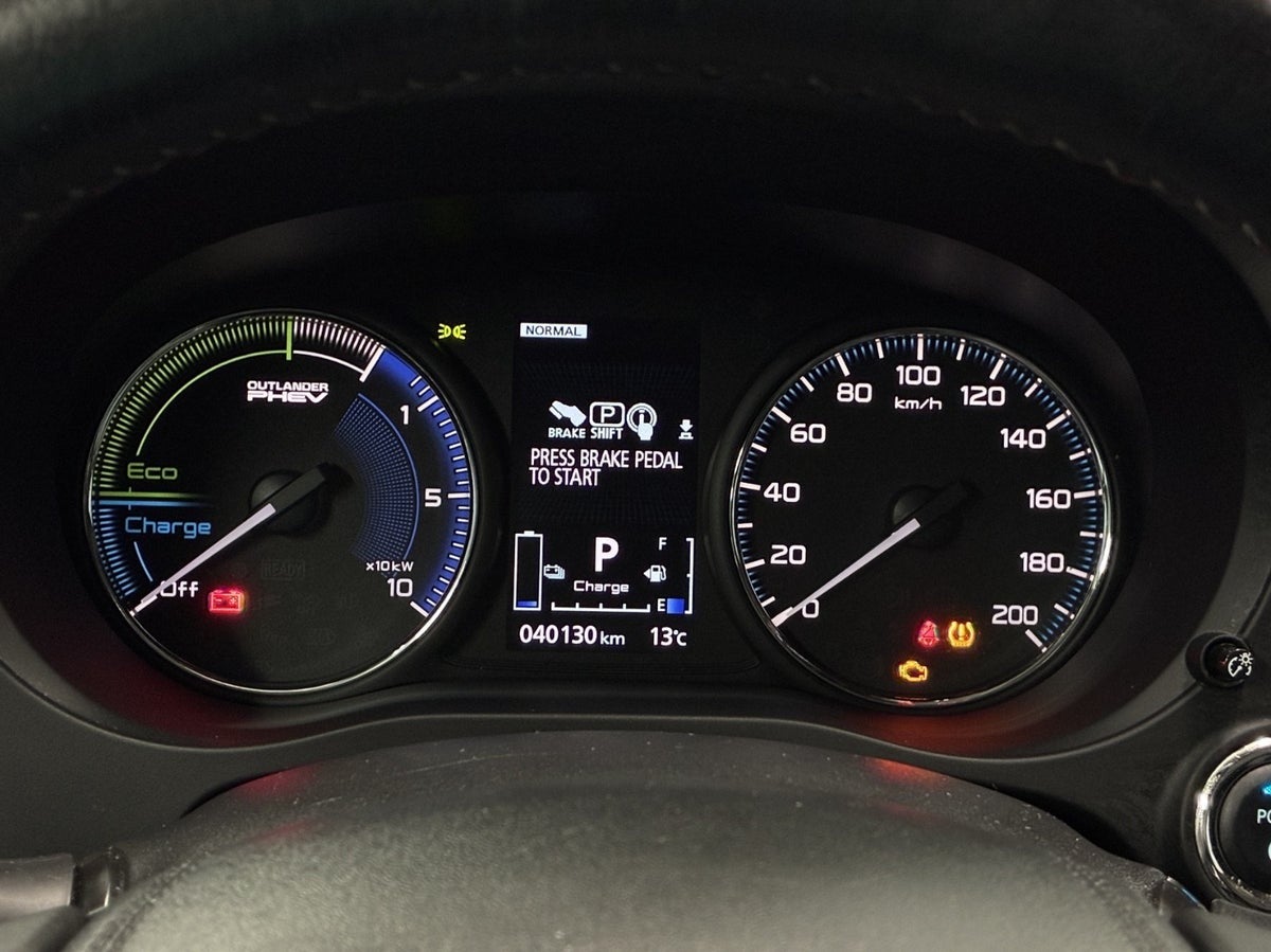 Billede af Mitsubishi Outlander 2,4 PHEV Intense CVT 4WD