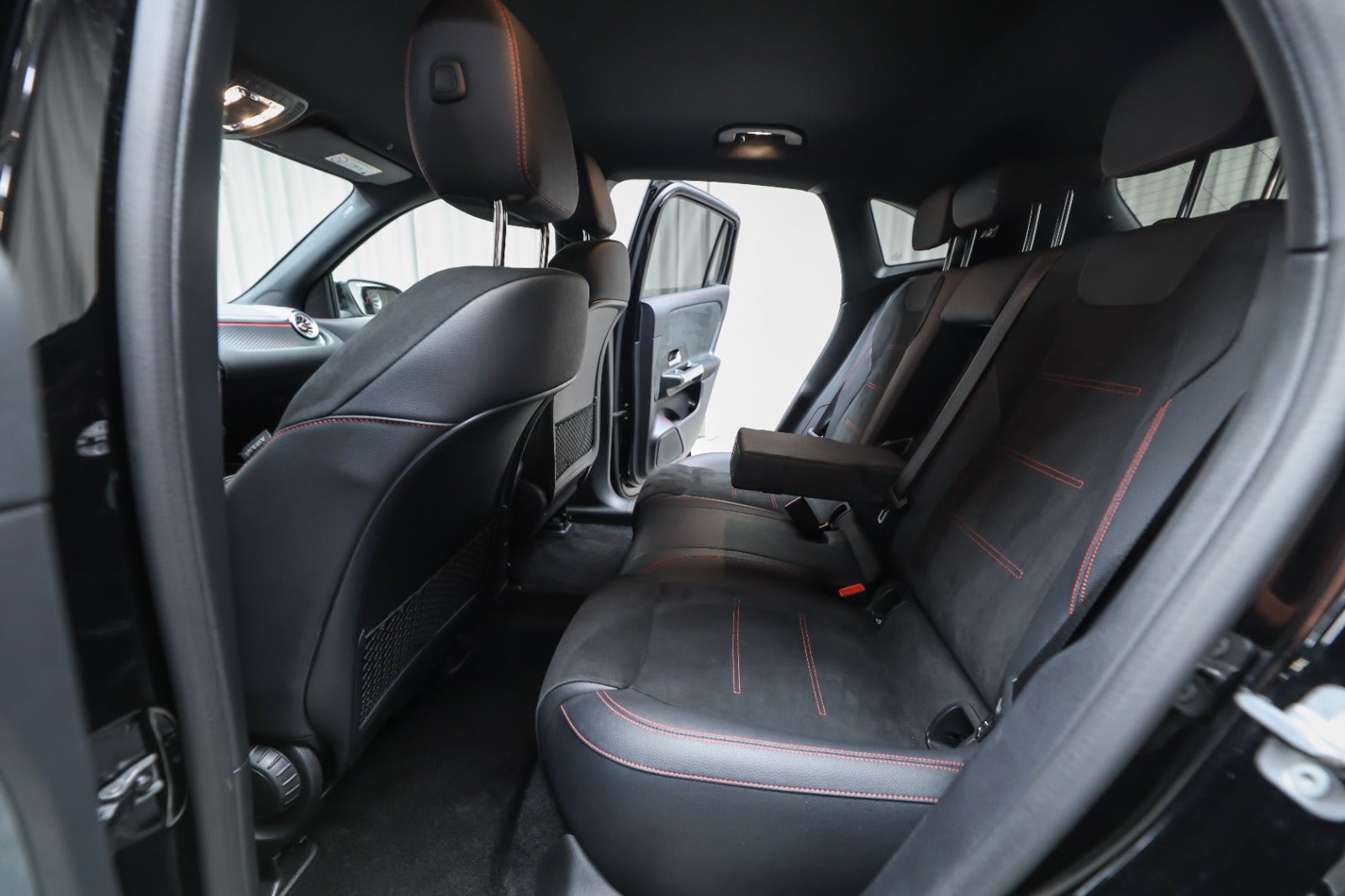 Mercedes-Benz EQA 250+ (5/8)