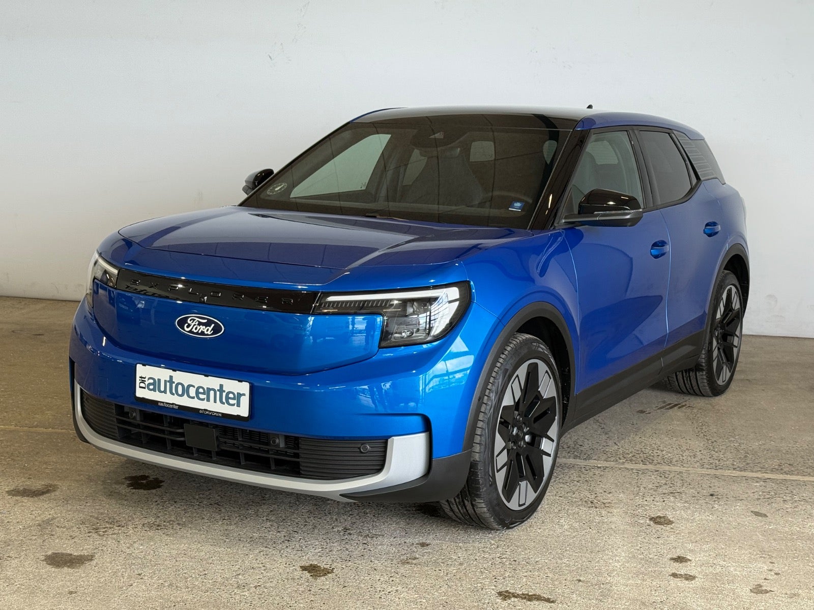 Ford Explorer Premium Extended Range AWD