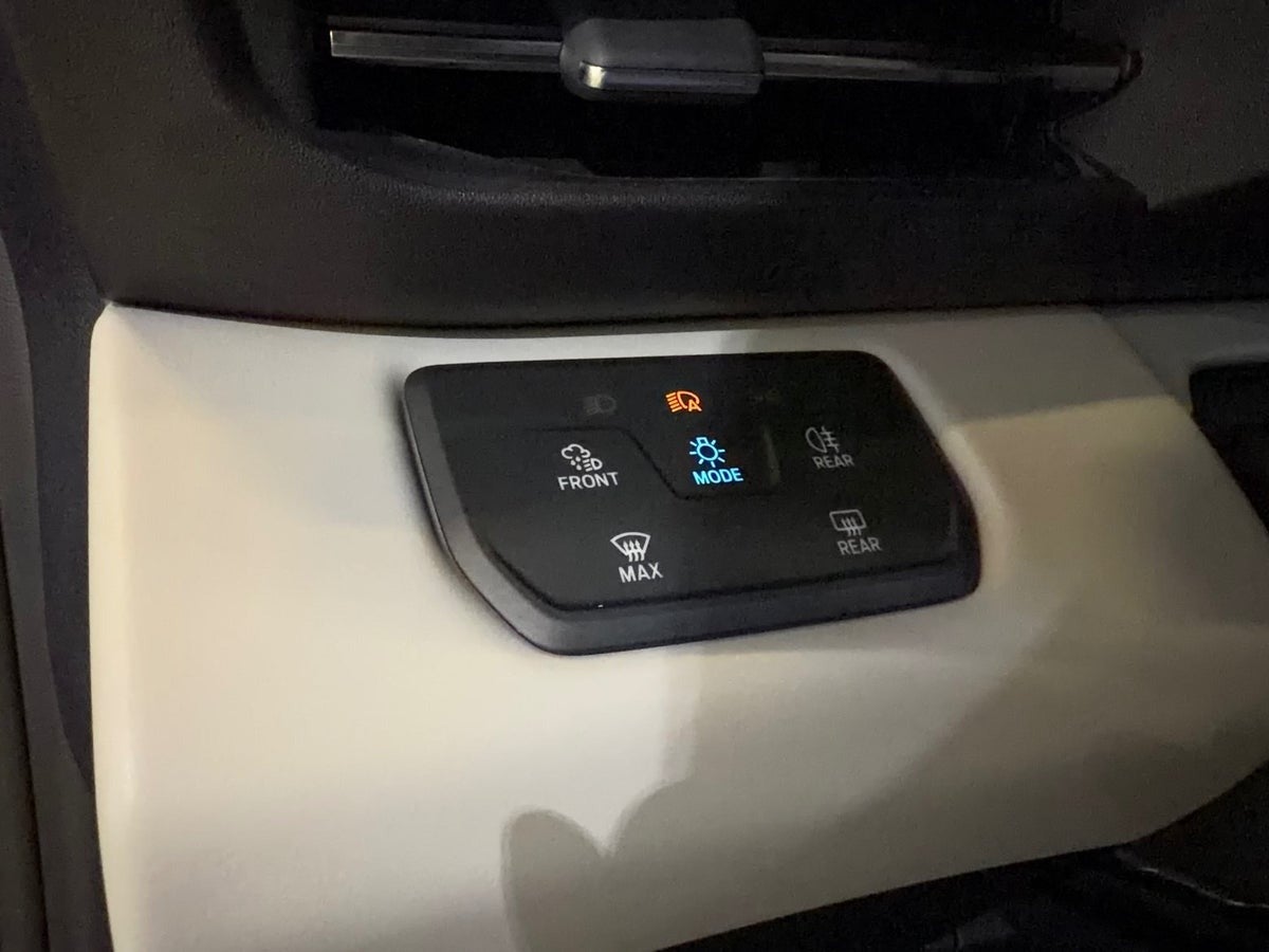 Ford Explorer Premium Extended Range