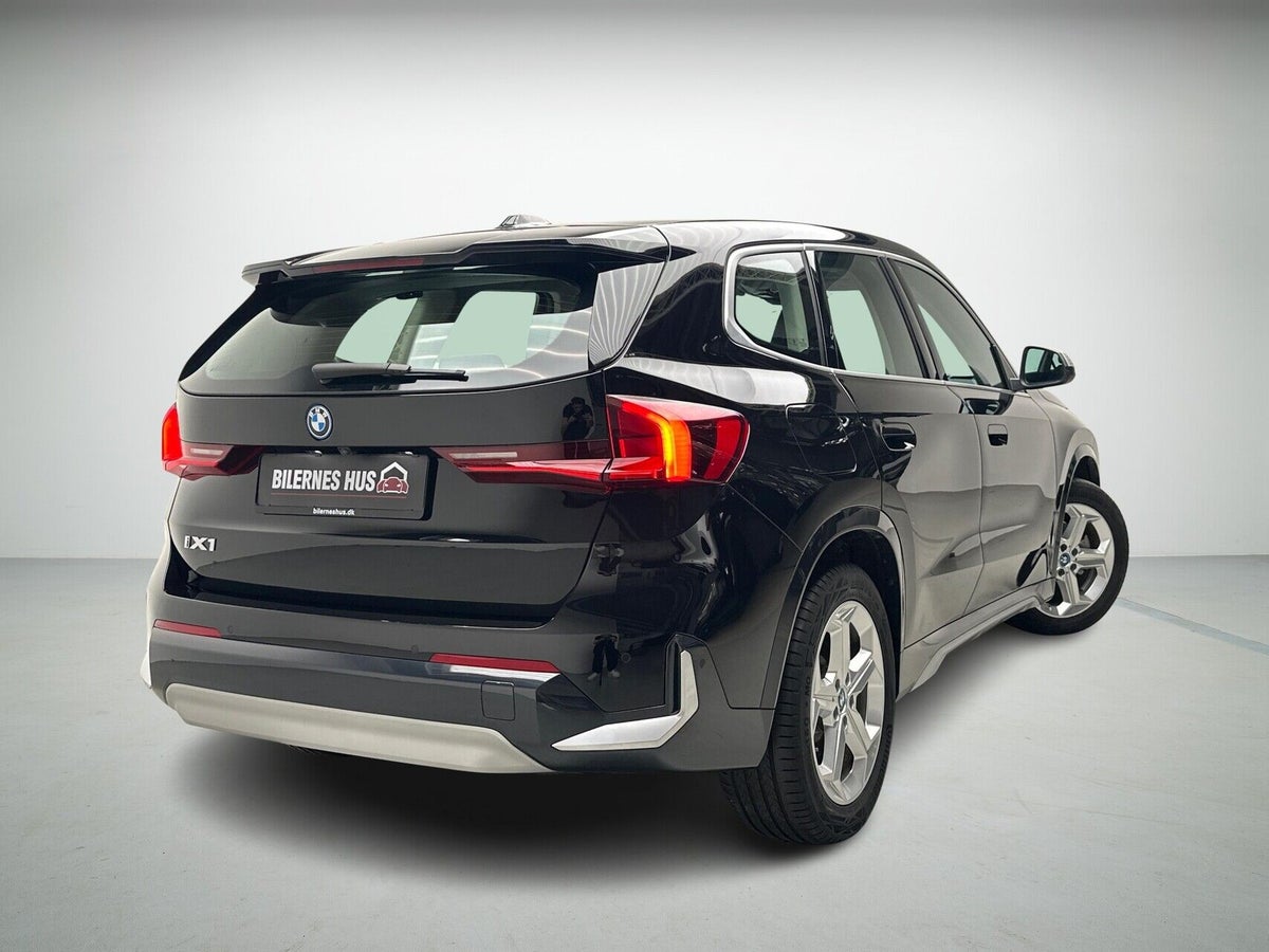 BMW iX1 eDrive20 X-Line billede 2