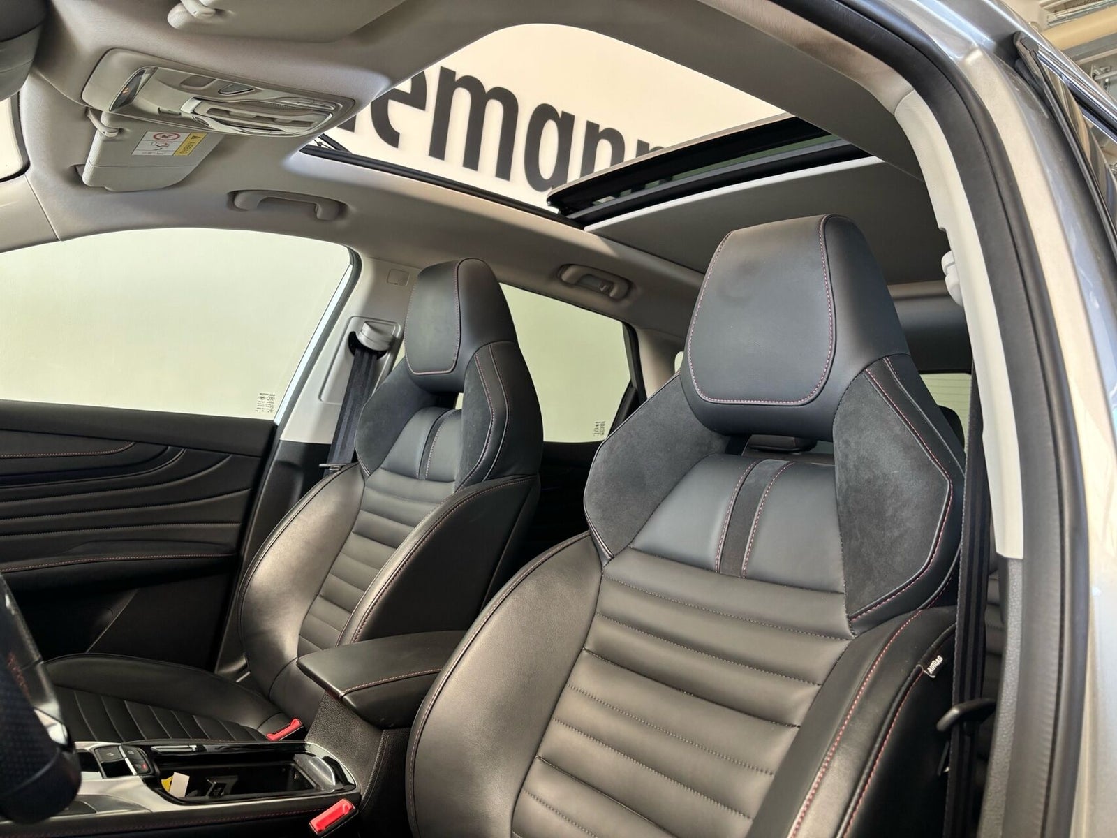 MG EHS PHEV Luxury