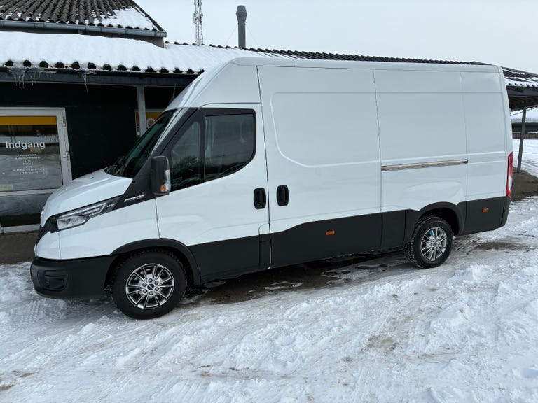 Iveco Daily 35S18 12m³ Van AG8