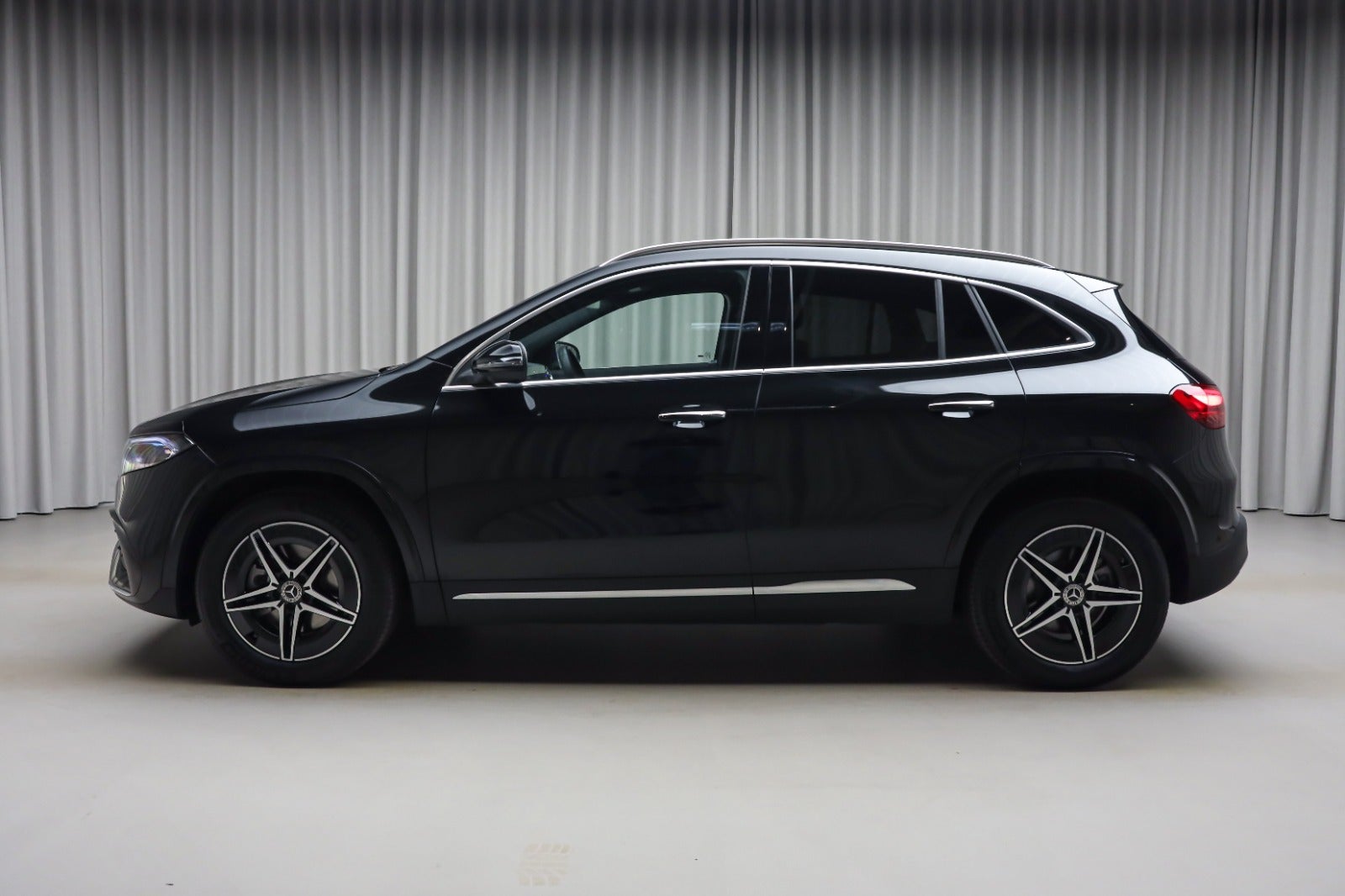 Mercedes-Benz EQA 250+ (6/8)