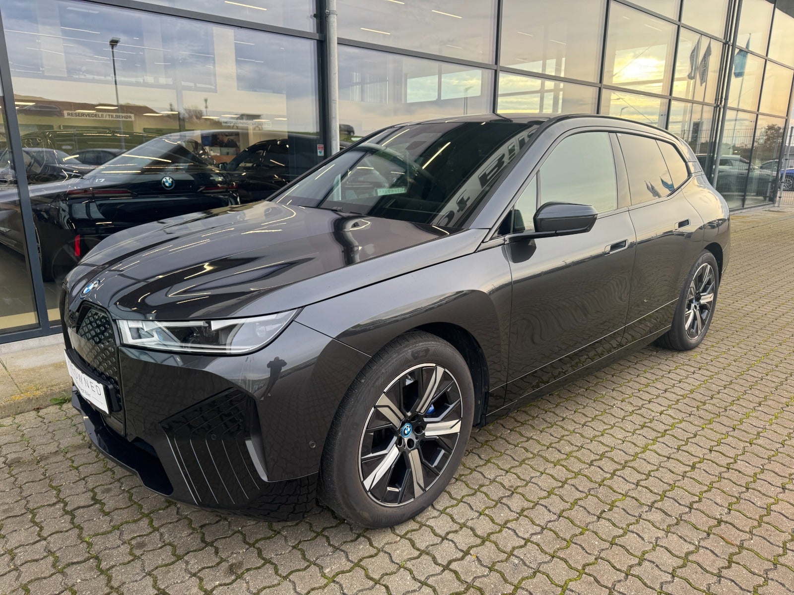 BMW iX xDrive50 Supercharged 5d - 1