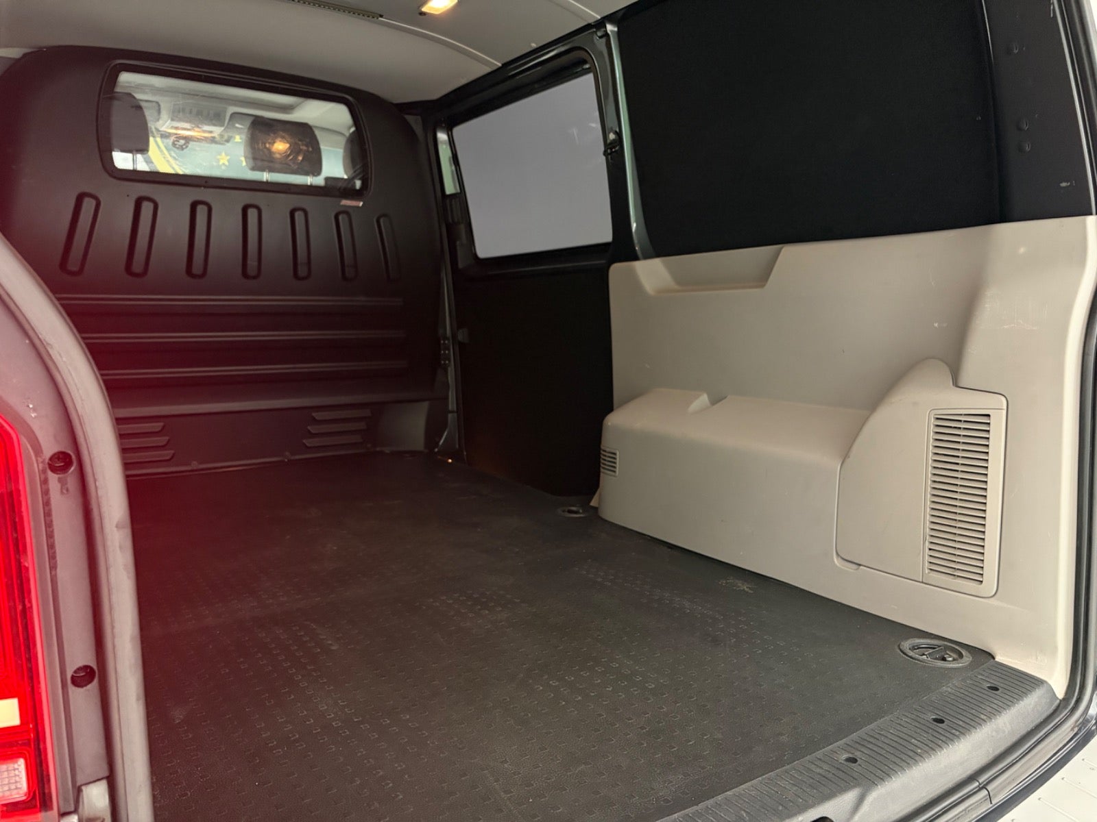 Billede af VW Transporter 2,0 TDi 114 Kassevogn kort BMT