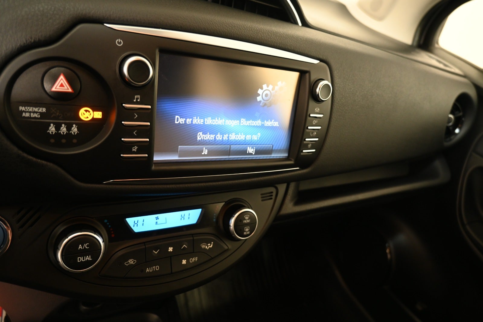 Toyota Yaris Hybrid H3 Limited Smart e-CVT