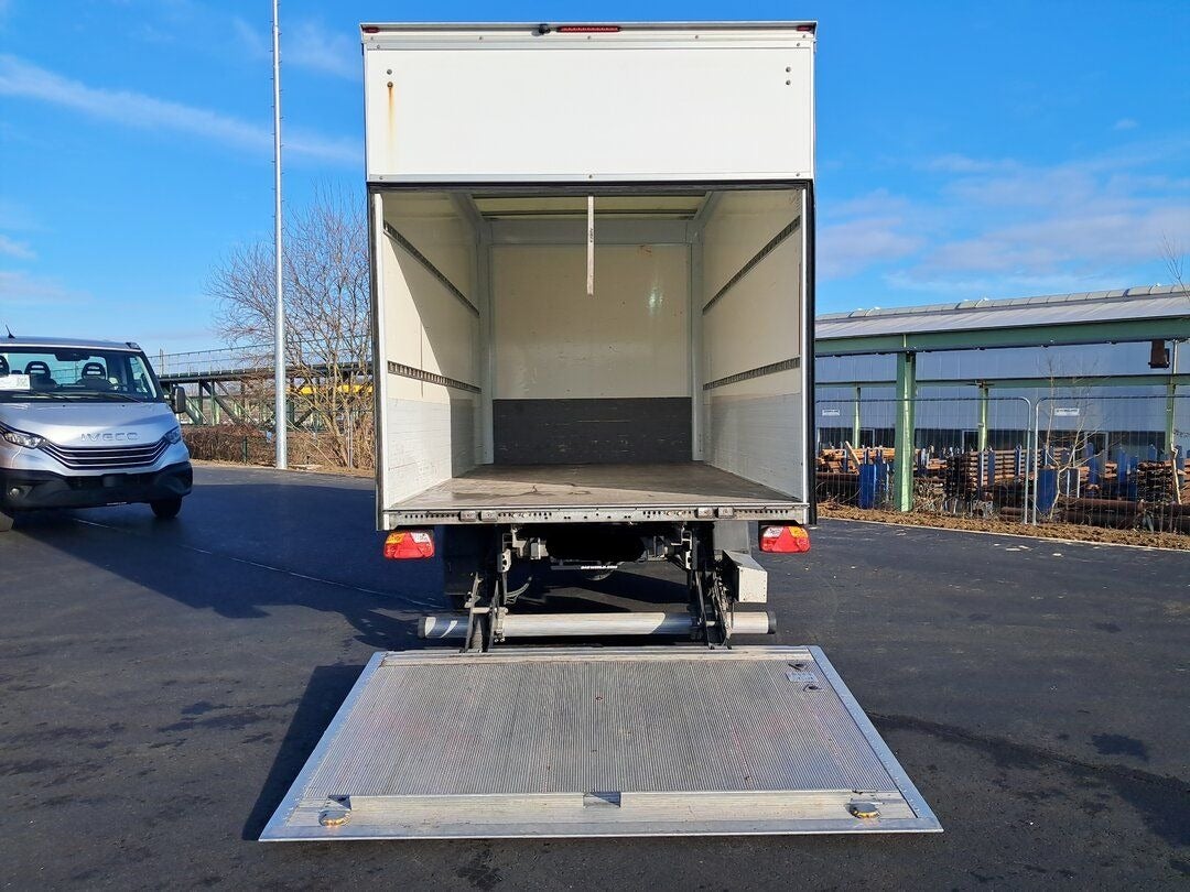 Billede af Iveco Daily 2,3 35S16 4100mm Box m/lift AG8