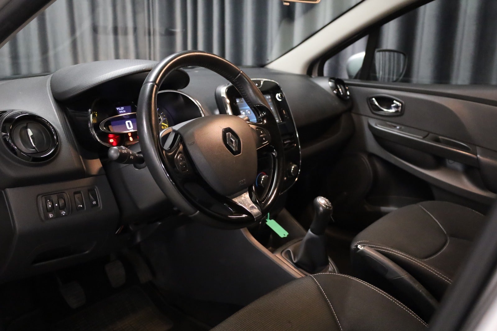 Renault Clio IV TCe 90 Expression Navi Style