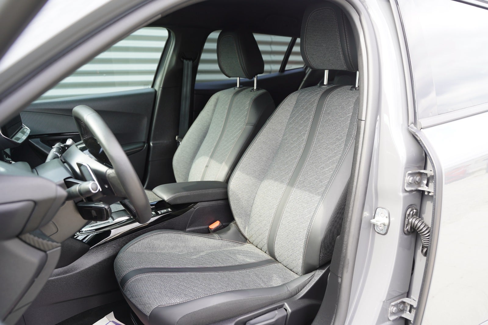 Billede af Peugeot 2008 1,2 PureTech 130 Allure EAT8