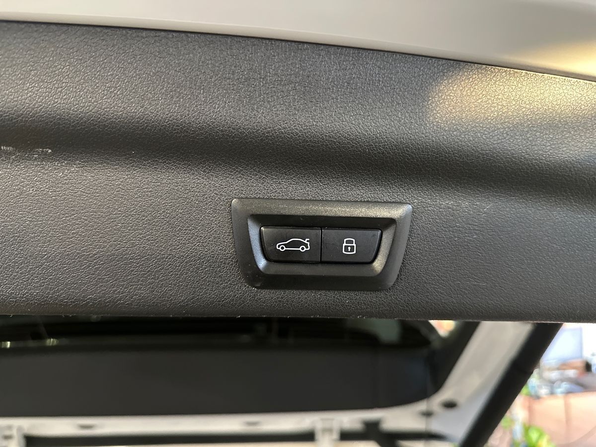 BMW iX1 xDrive30 billede 18