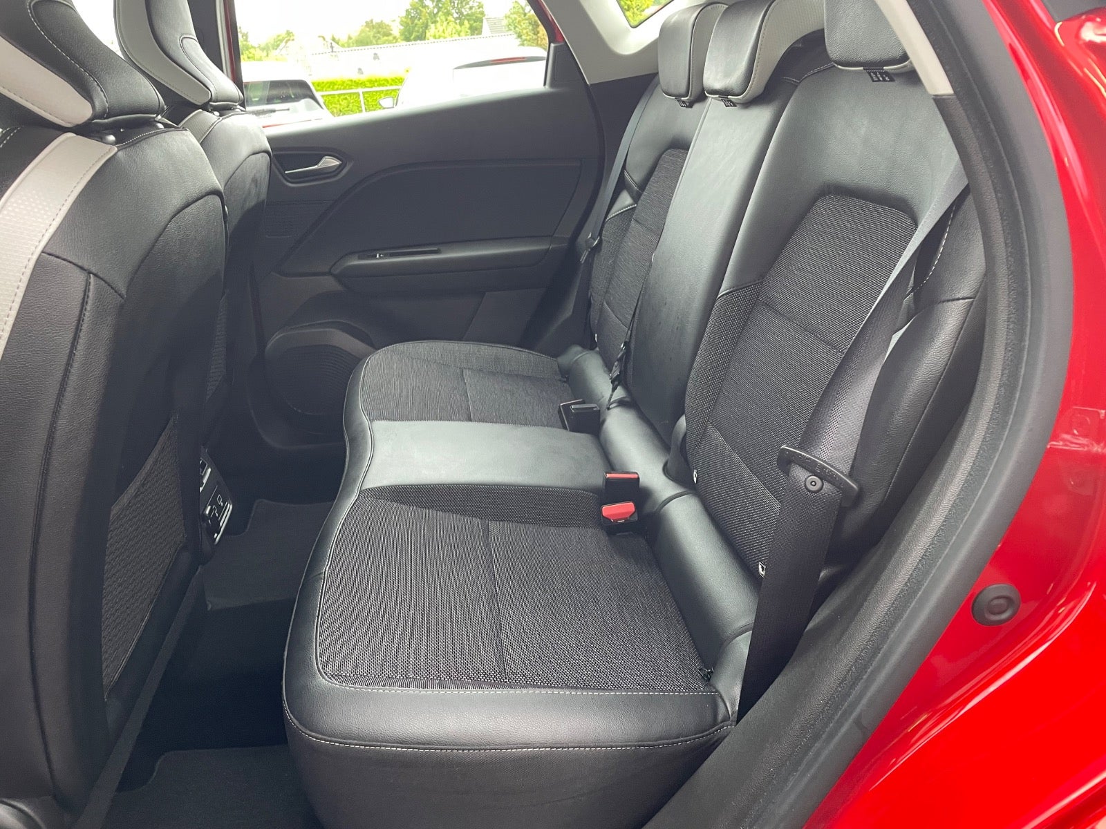 Billede af Renault Captur 1,6 E-Tech Intens