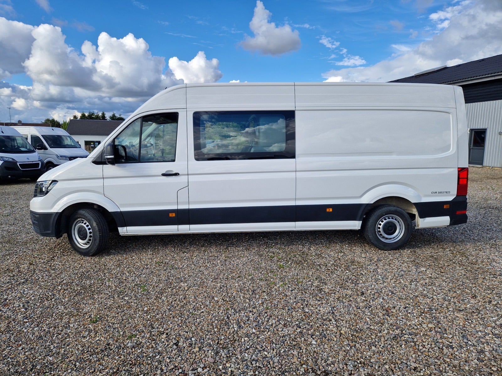 Billede af VW Crafter 35 2,0 TDi 177 Kassevogn L4H3 aut.
