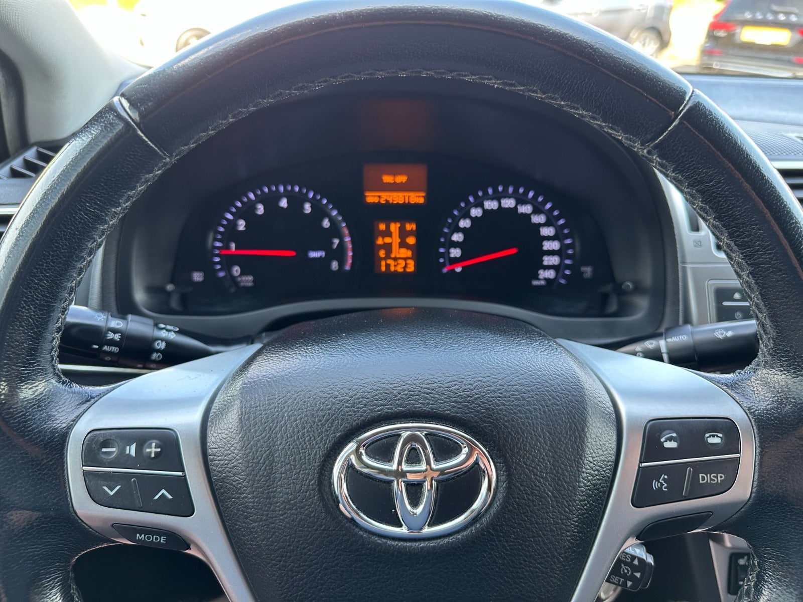 Billede af Toyota Avensis 1,8 VVT-i T2 Premium