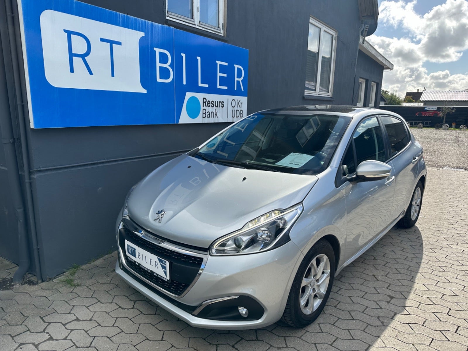 Peugeot 208 2016