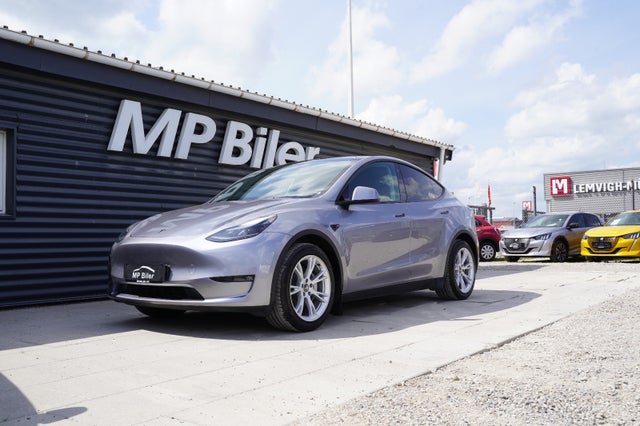 Tesla Model Y  Long Range AWD