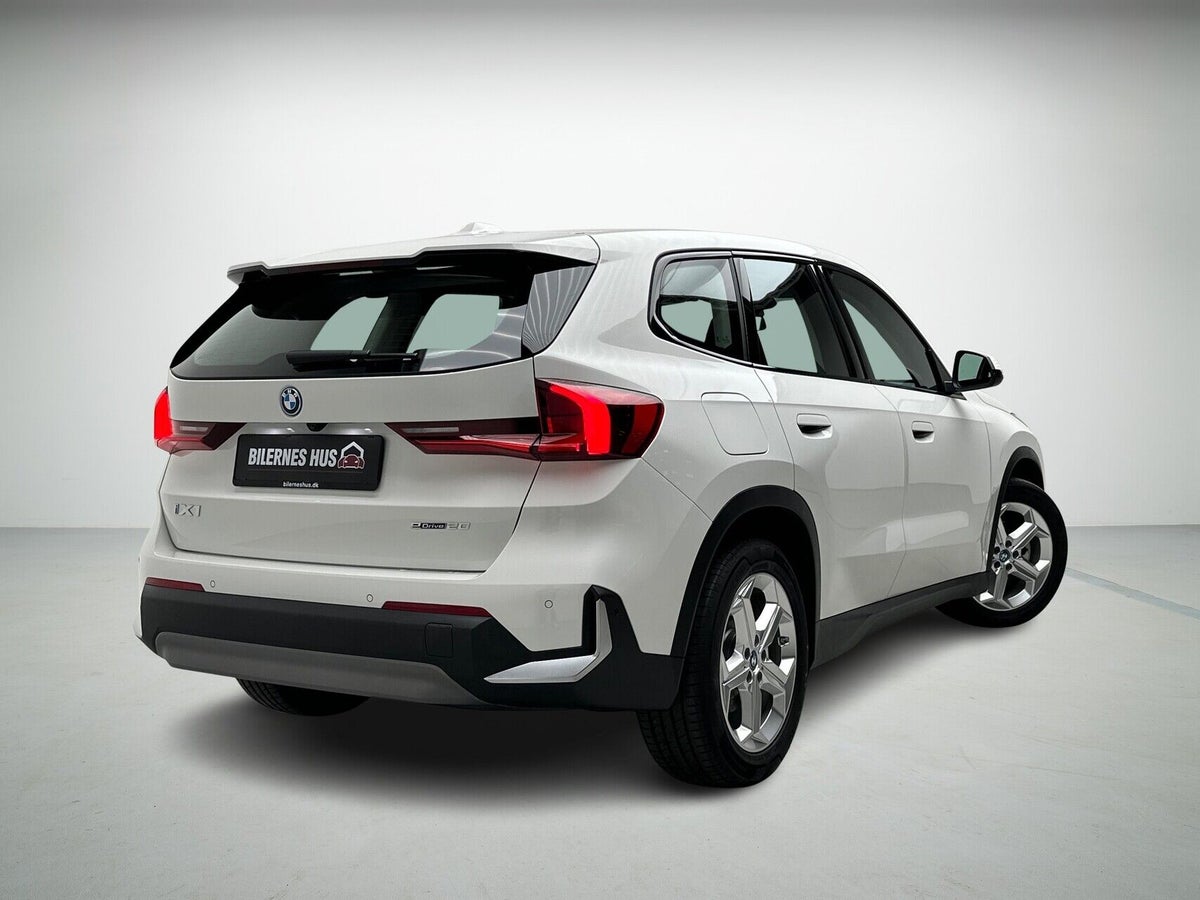 BMW iX1 eDrive20 X-Line billede 2