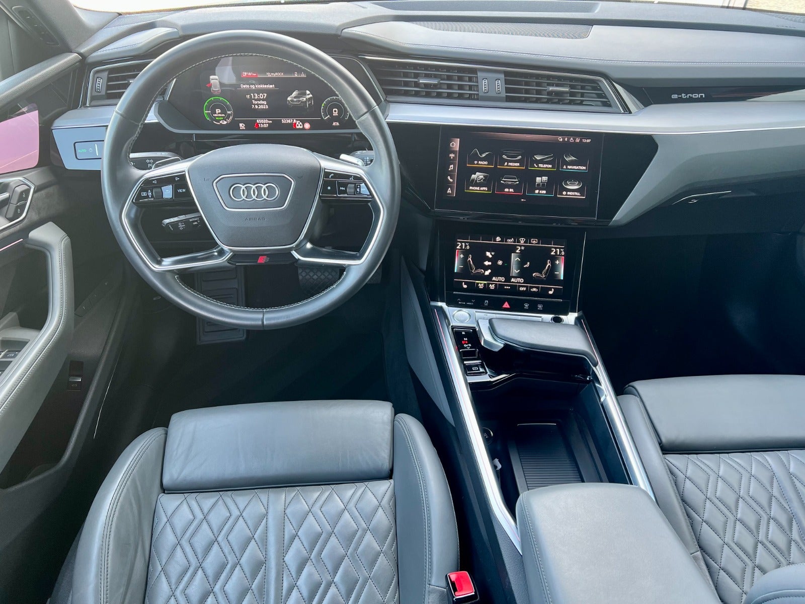 Billede af Audi e-tron 50 S-line quattro