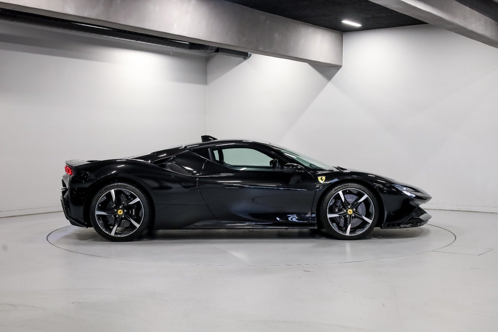 Ferrari SF90 Stradale 4,0 DCT