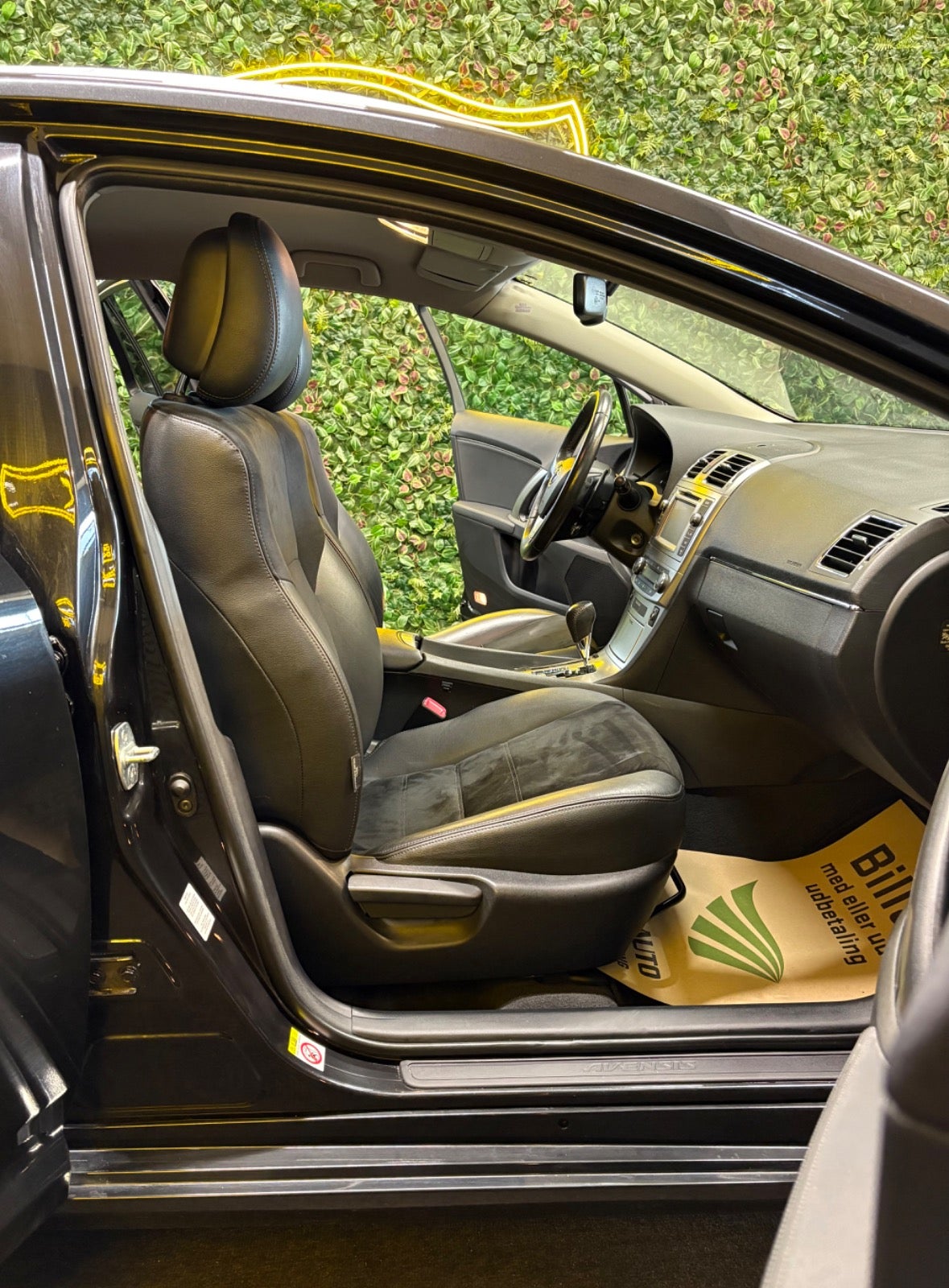 Billede af Toyota Avensis 2,2 D-CAT 150 T2 Premium stc. aut.