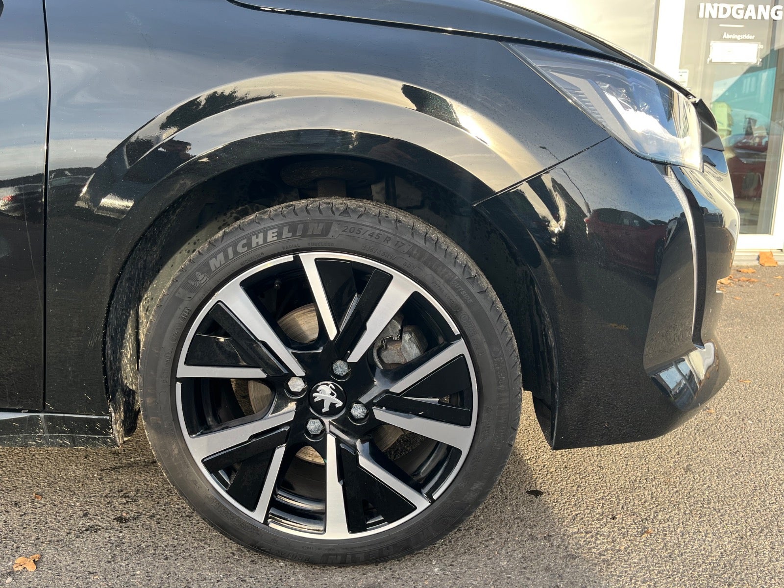 Billede af Peugeot 208 1,2 PureTech 100 Black Selection EAT8