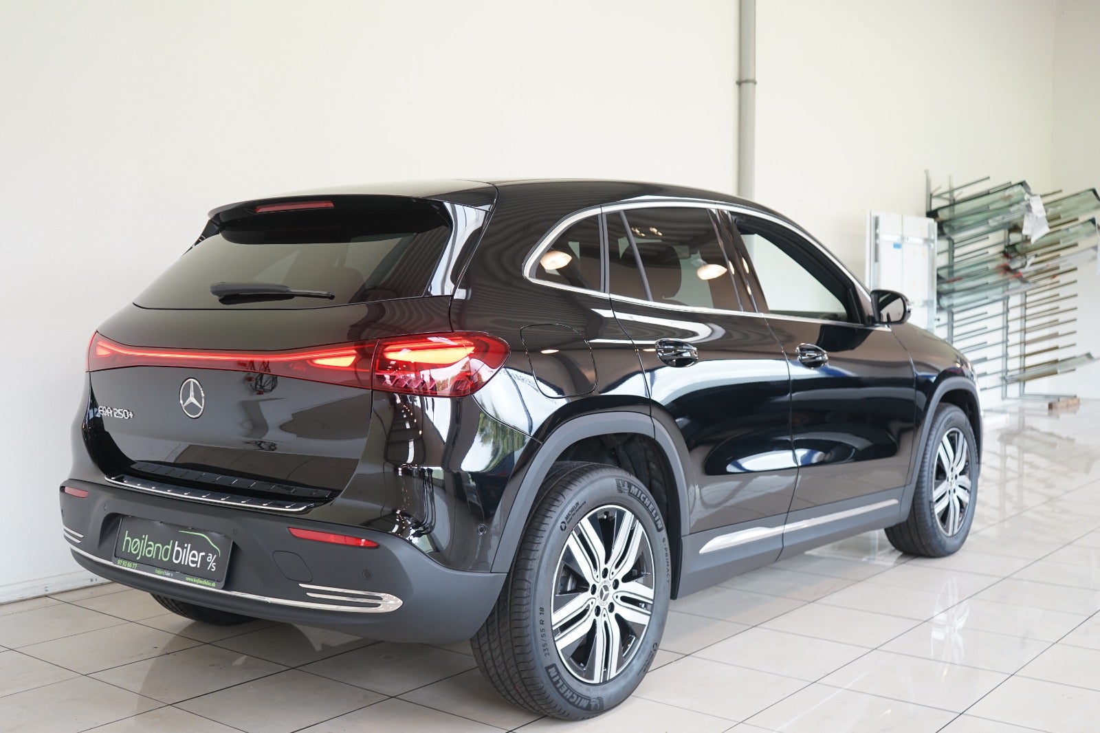 Mercedes EQA250+