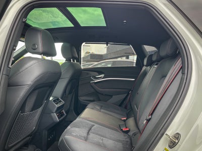 Audi Q8 e-tron S-line Black Style quattro