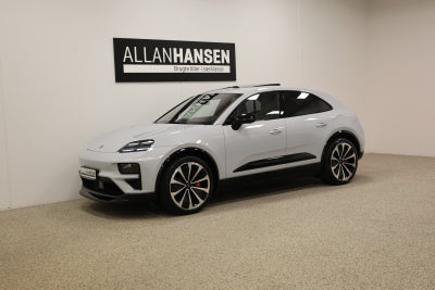 Porsche Macan Turbo   5d