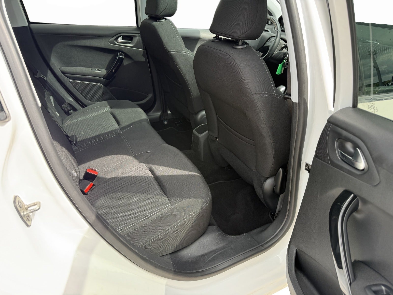 Billede af Peugeot 208 1,2 PureTech 82 Allure Sky
