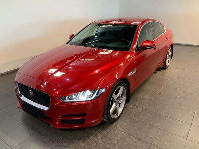 Jaguar XE 2,0 D180 Prestige aut. 4d
