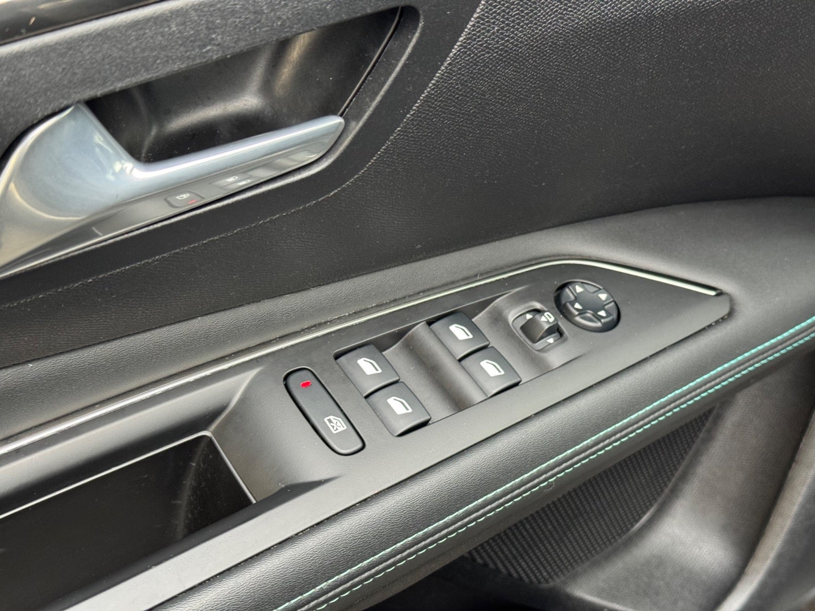 Billede af Peugeot 3008 1,6 Hybrid Allure EAT8