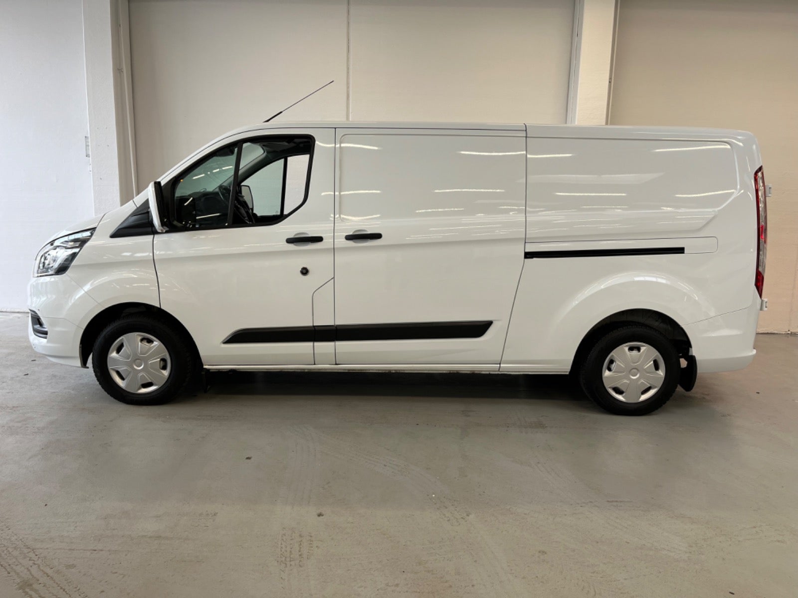 Billede af Ford Transit Custom 300L 2,0 TDCi 130 Trend