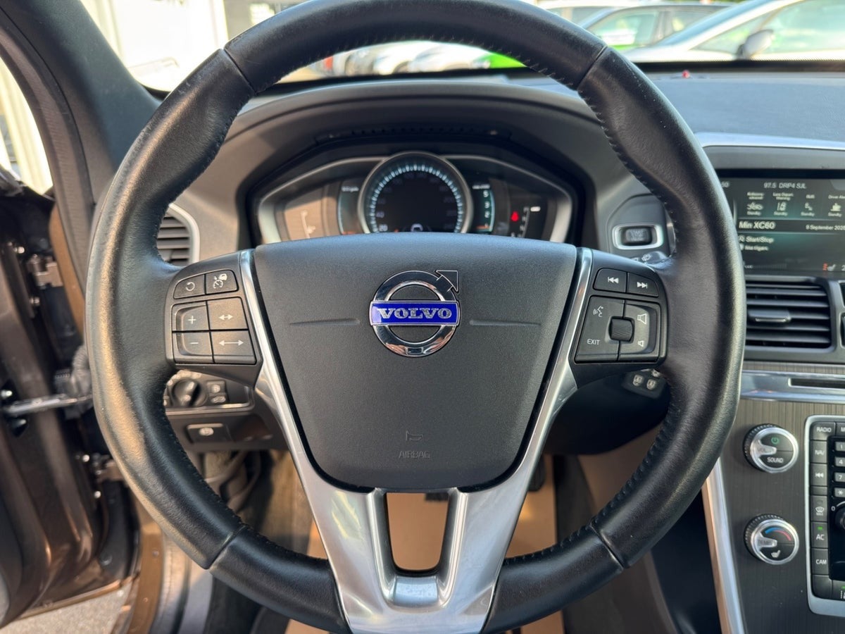 Billede af Volvo XC60 2,4 D5 215 Momentum aut. AWD Van