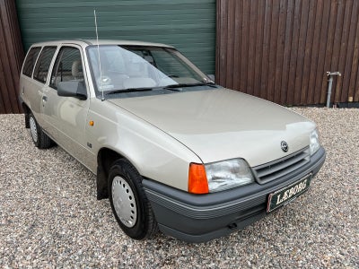 Opel Kadett 1,3 S stc. Benzin modelår 1989 km 130000 Beigemetal, Original Opel Kadett E 1,3 St.car, 