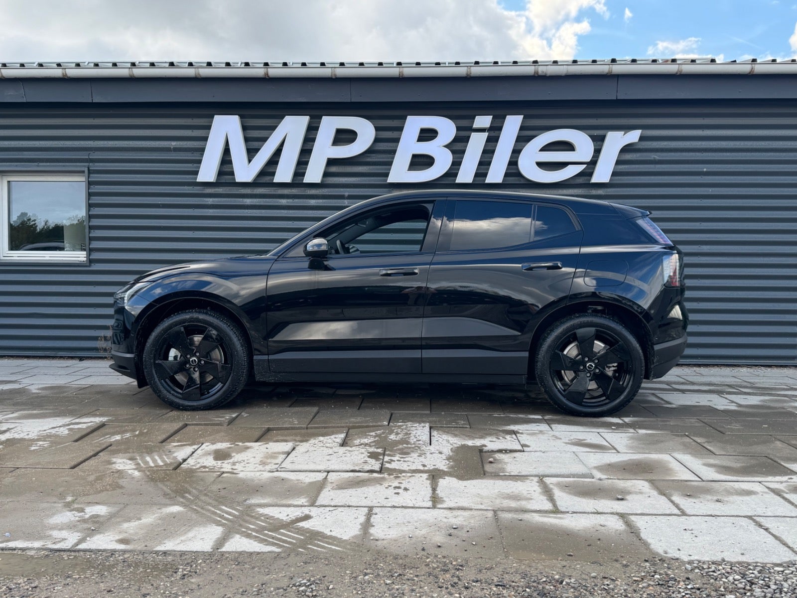 Billede af Volvo EX30 Extended Range Black Edition