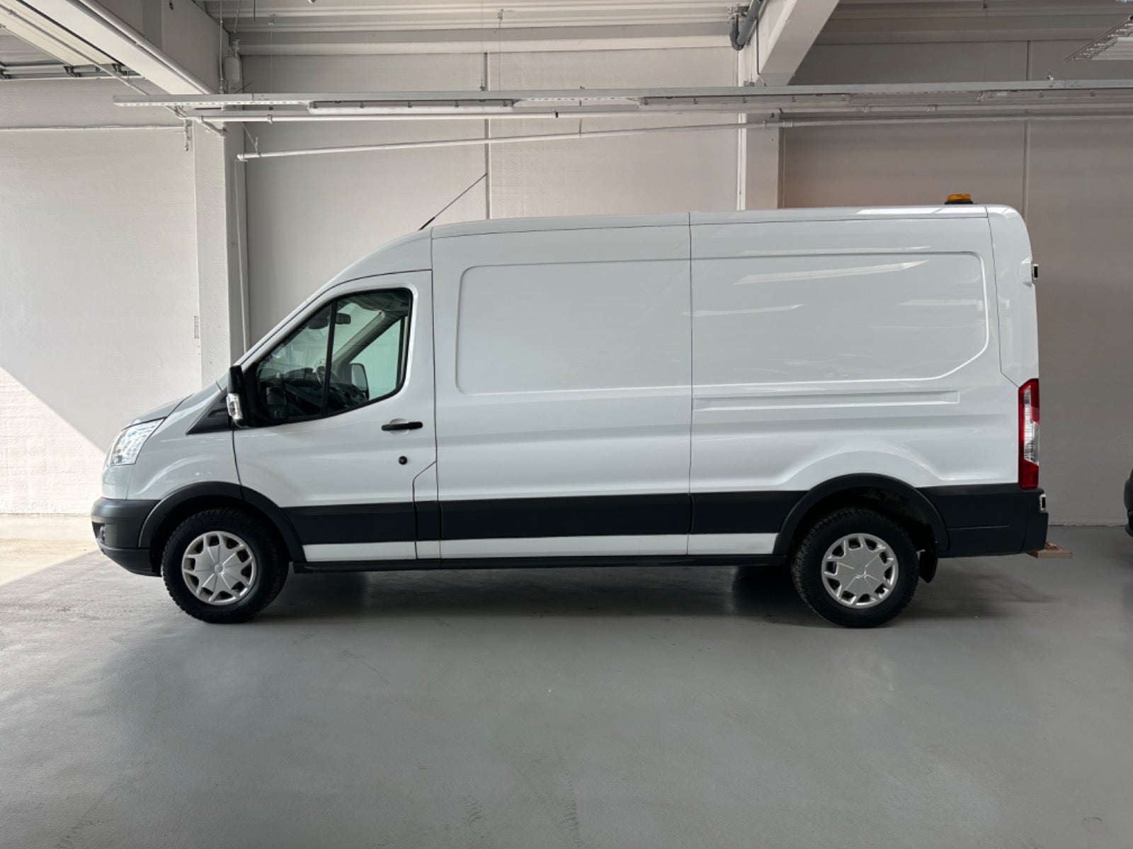 Billede af Ford Transit 350 L3 Van 2,0 TDCi 170 Trend H2 RWD