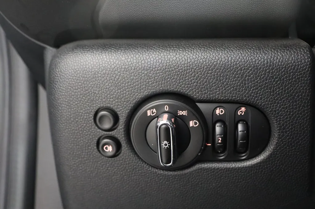 MINI Cooper SE Camden Edition