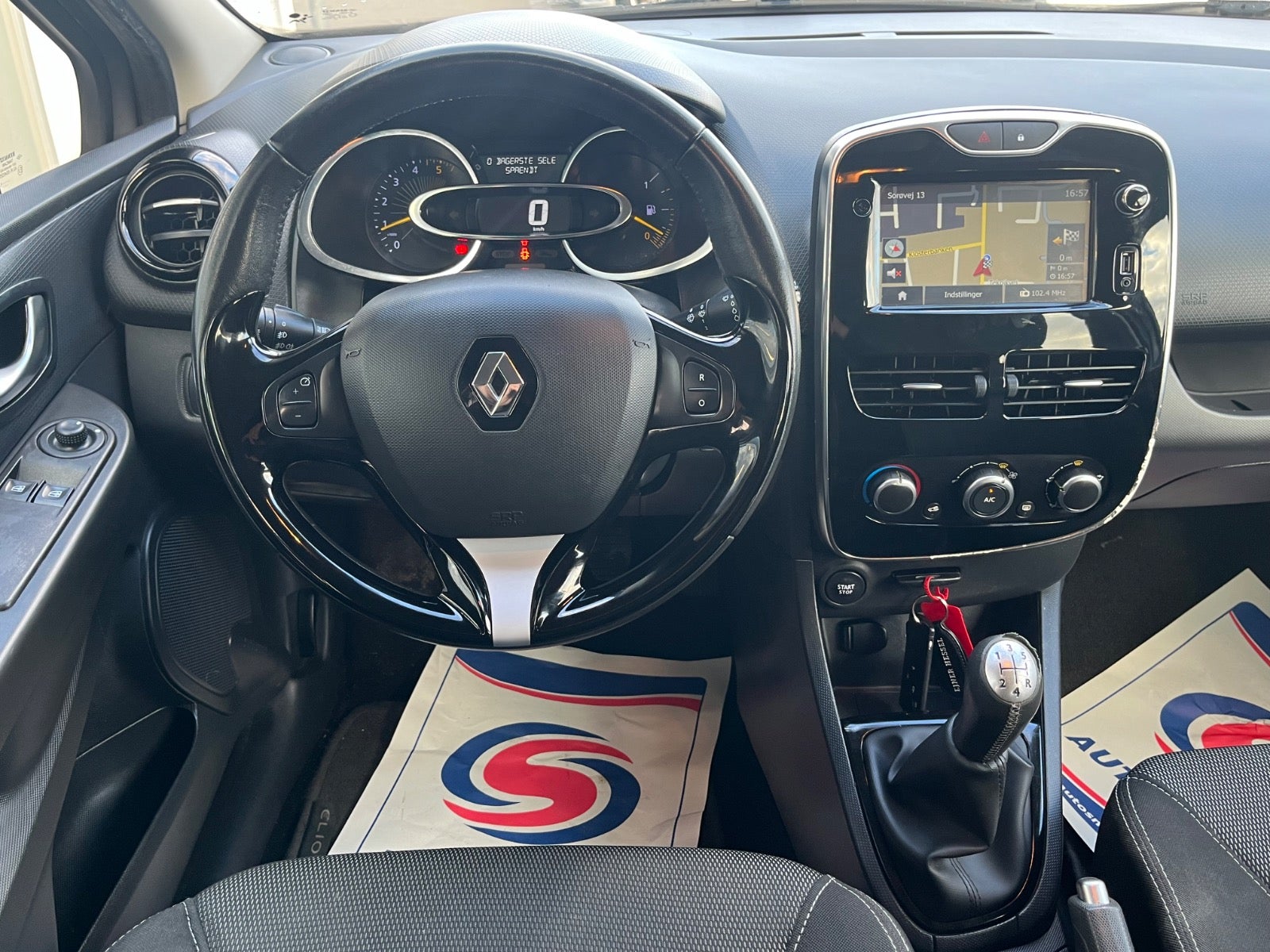 Billede af Renault Clio IV 1,5 dCi 75 Expression Sport Tourer