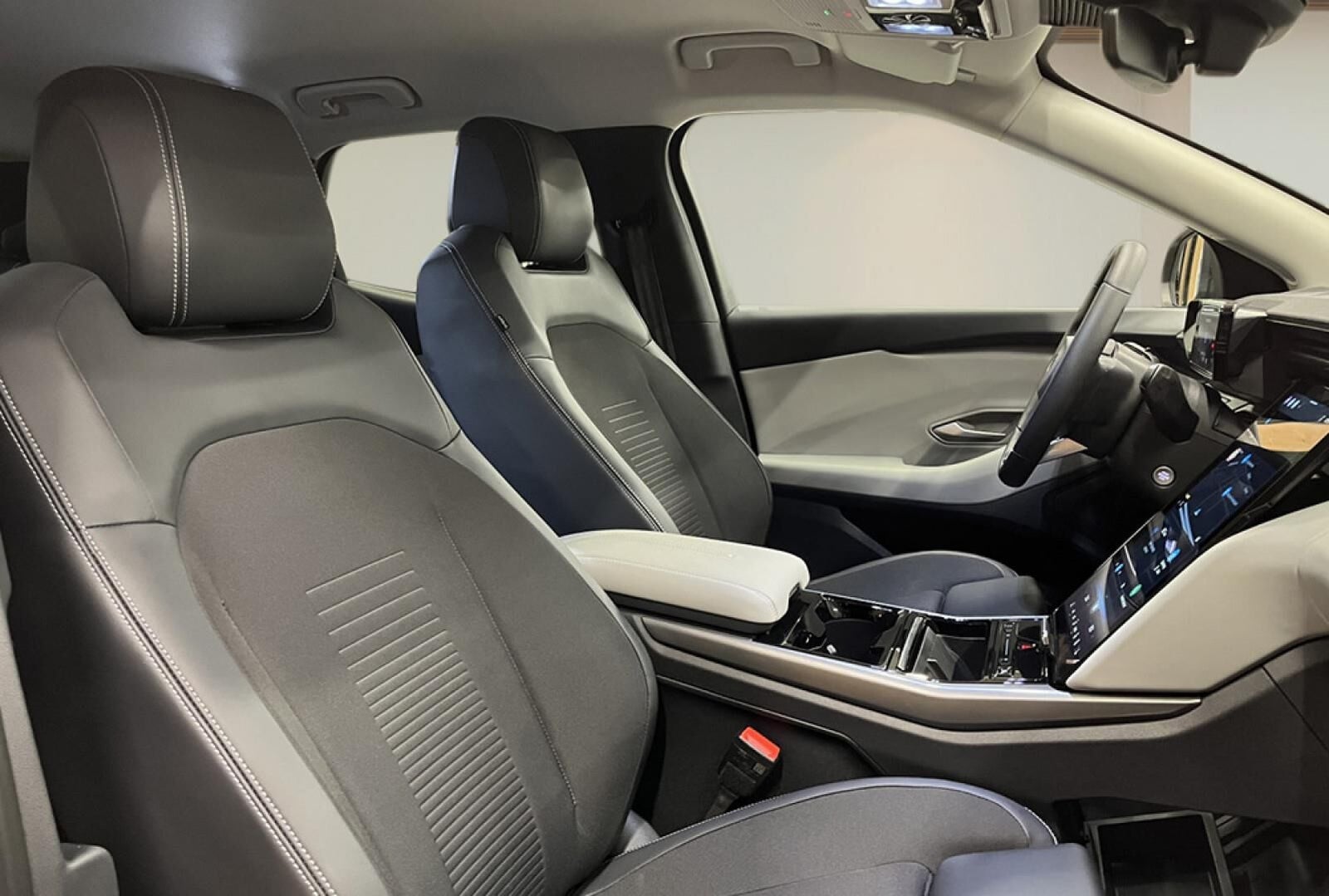 Ford Explorer Select Extended Range