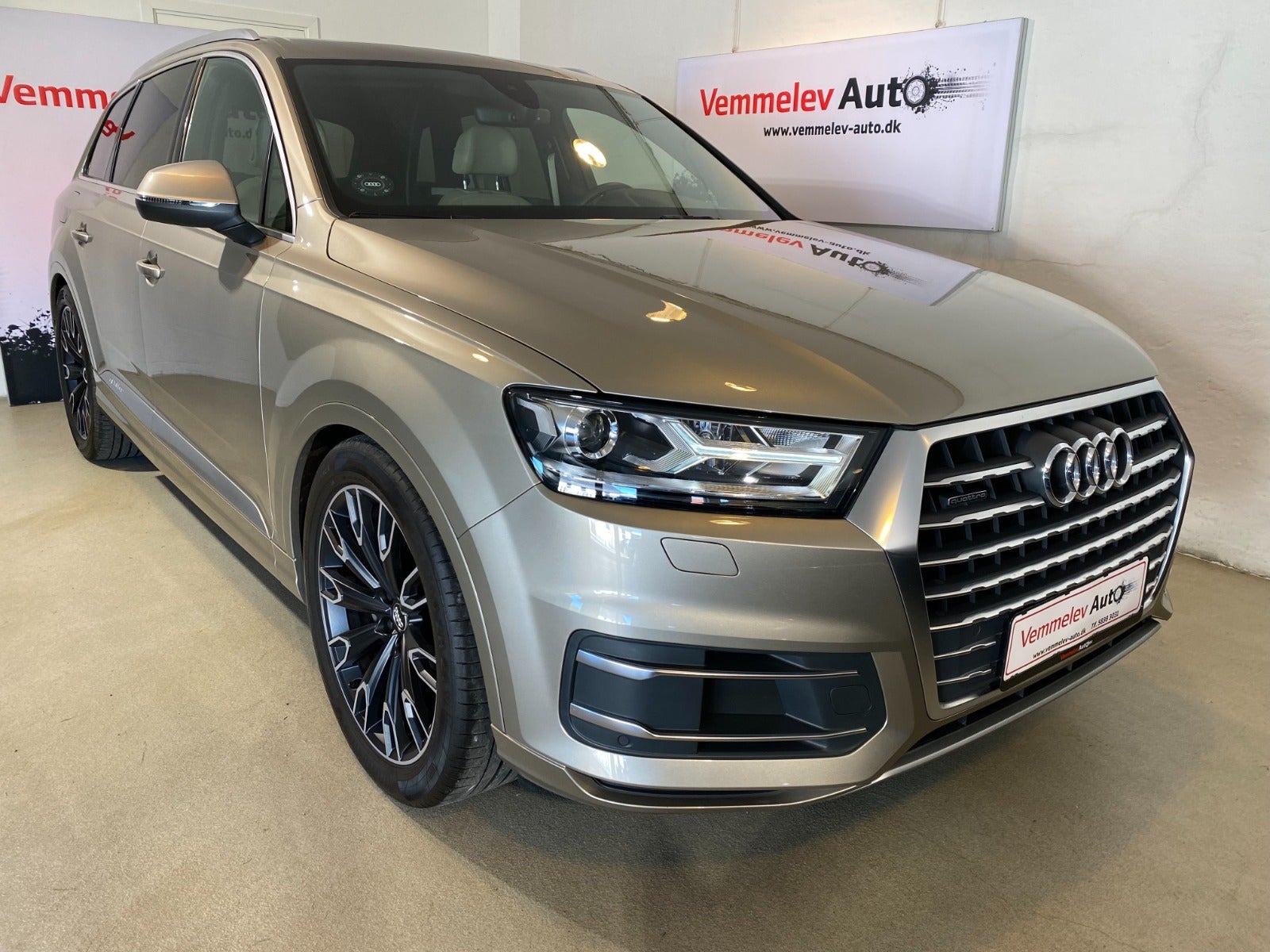 Audi Q7 TDi 272 quattro Tiptr. Audi Q7 TDi 272 quattro Tiptr.