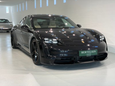 Porsche Taycan Turbo   4d
