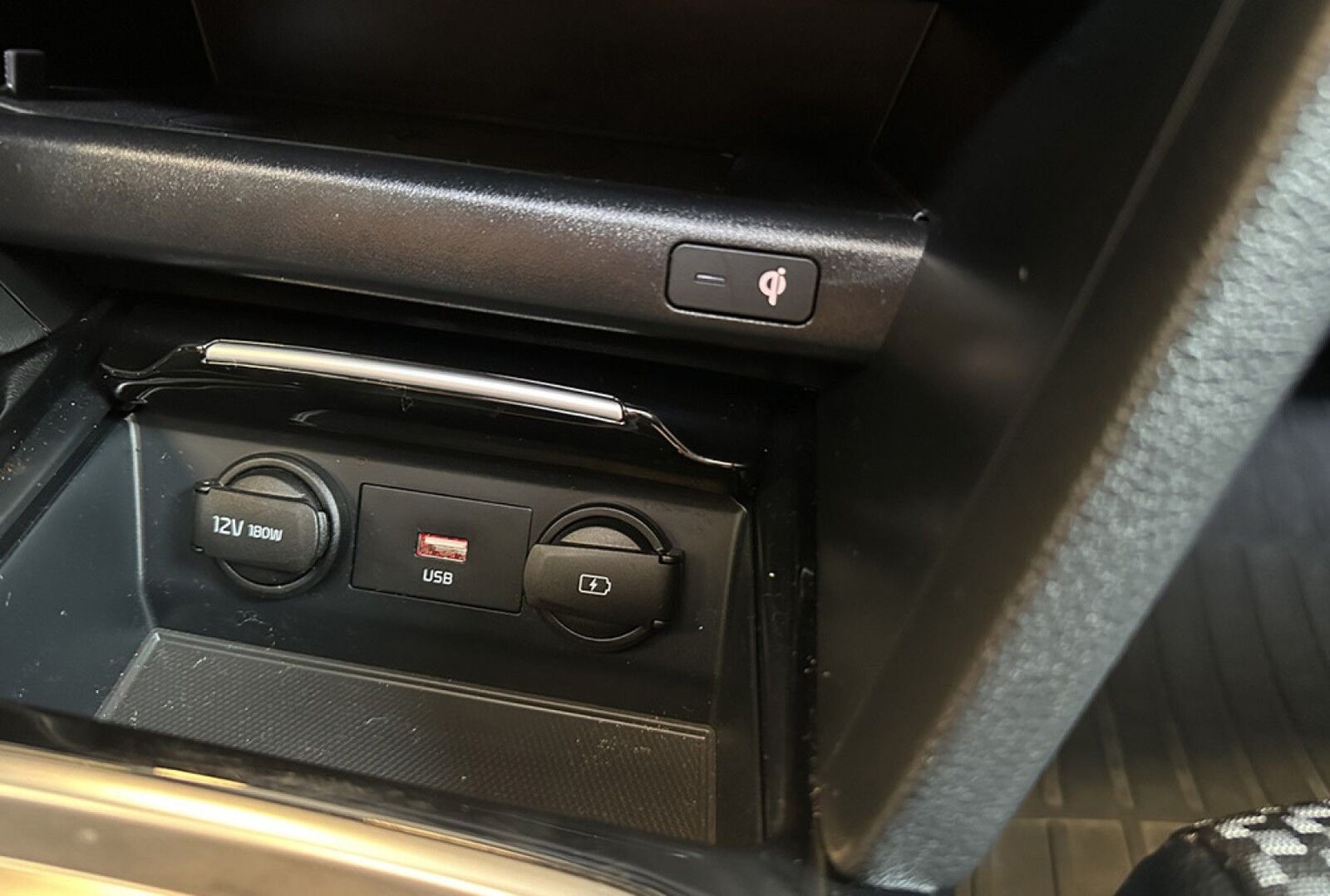 Kia XCeed PHEV Upgrade Intro DCT