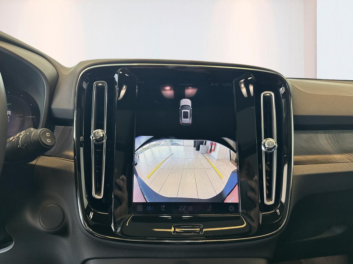 Volvo EX40 Extended Range Black Edition