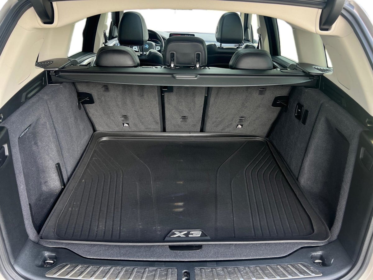 BMW iX3 Charged Plus billede 13