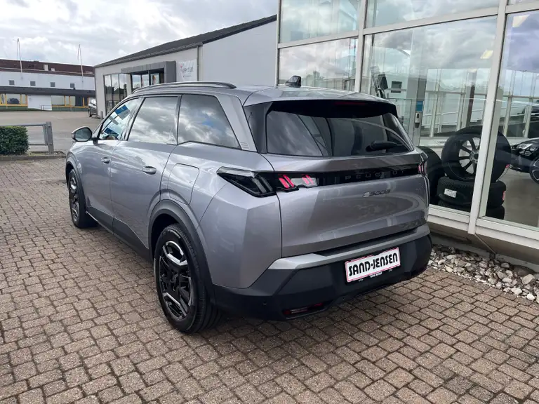 Peugeot e-5008 Allure 7prs