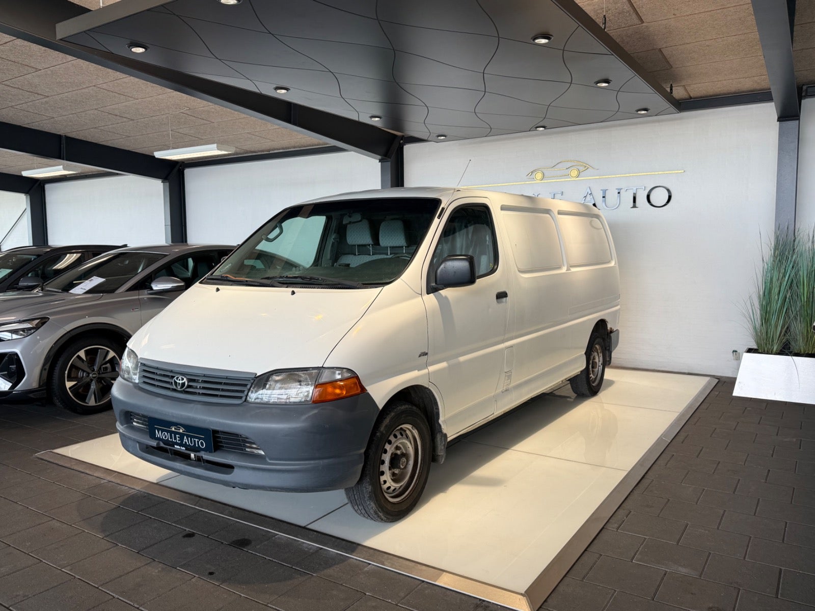 Billede af Toyota HiAce 2,5 D-4D 88 Komfort lang